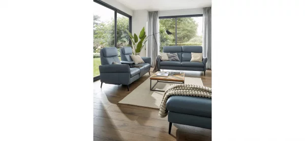 Sofa Fresno - 2-Sitzer inkl. Relaxfunktion motorisch mit Zwischenelement schwarz, inkl. Tisch/USB/Steckdose, Leder Hellblau – Bild 2