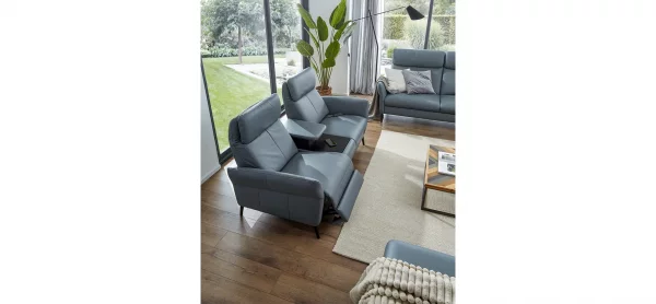 Sofa Fresno - 2-Sitzer inkl. Relaxfunktion motorisch mit Zwischenelement schwarz, inkl. Tisch/USB/Steckdose, Leder Hellblau – Bild 12